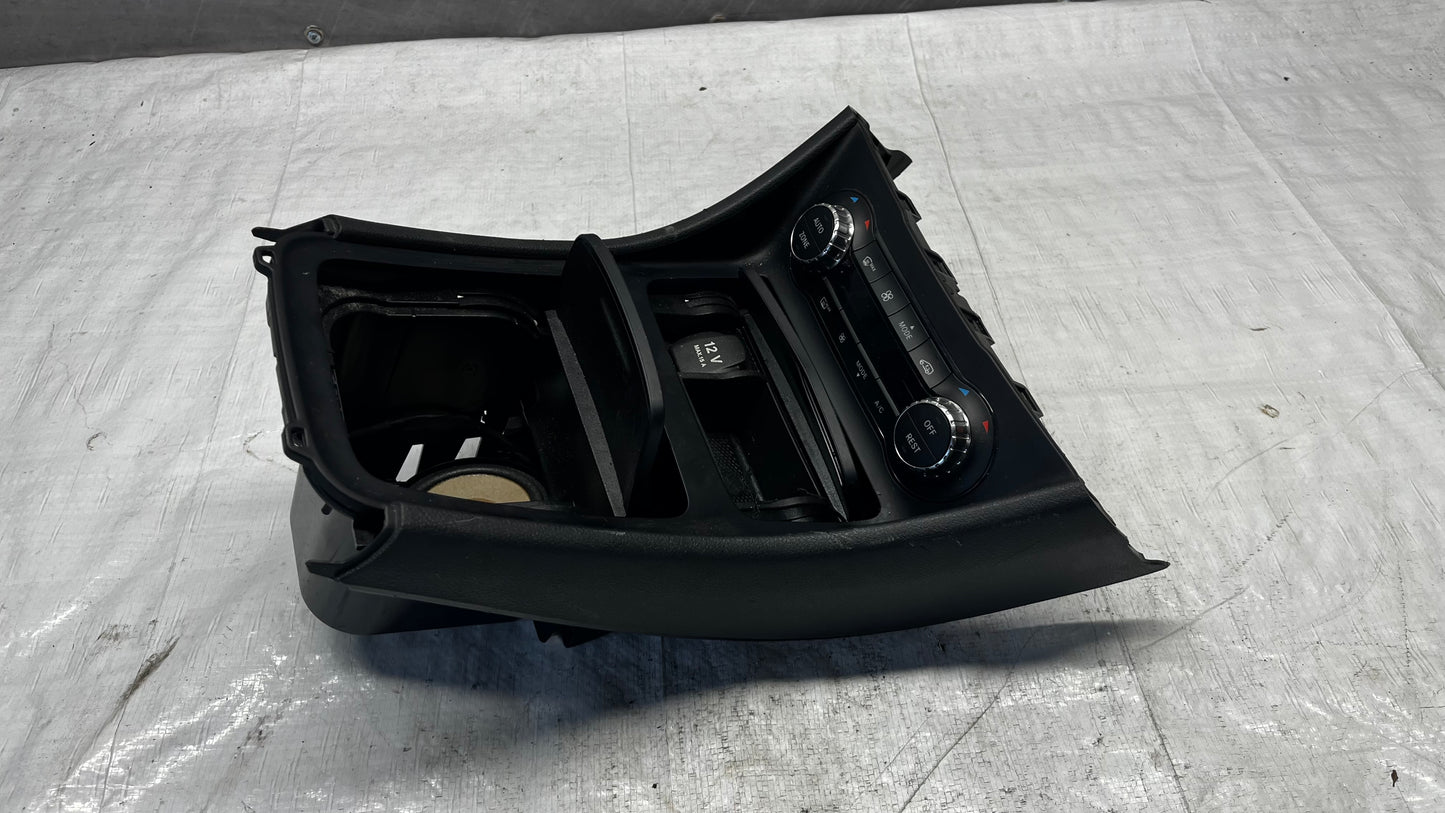 Mercedes A W176 централна конзола с климатроник