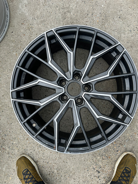Джанта 5x112 19 AEZ Porto Black