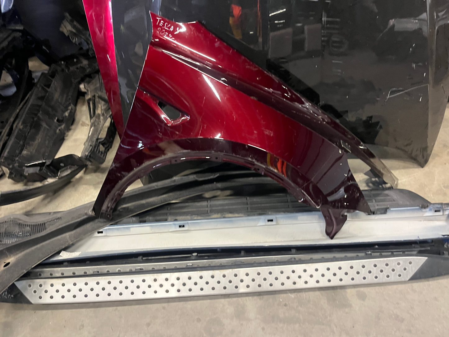 десен калник Tesla Y 2020- 2бр