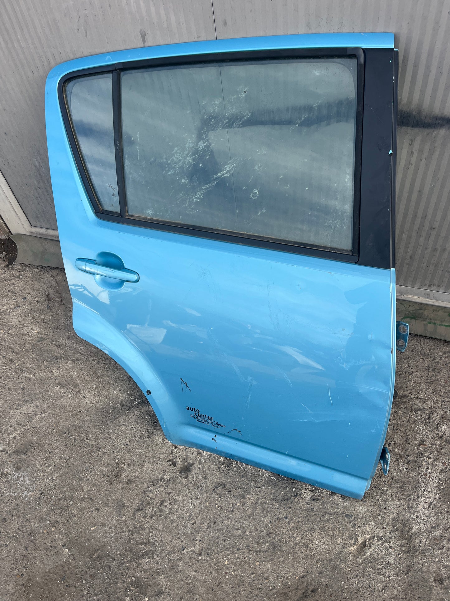Врата Daihatsu Sirion,Subaru Justy 2008г.