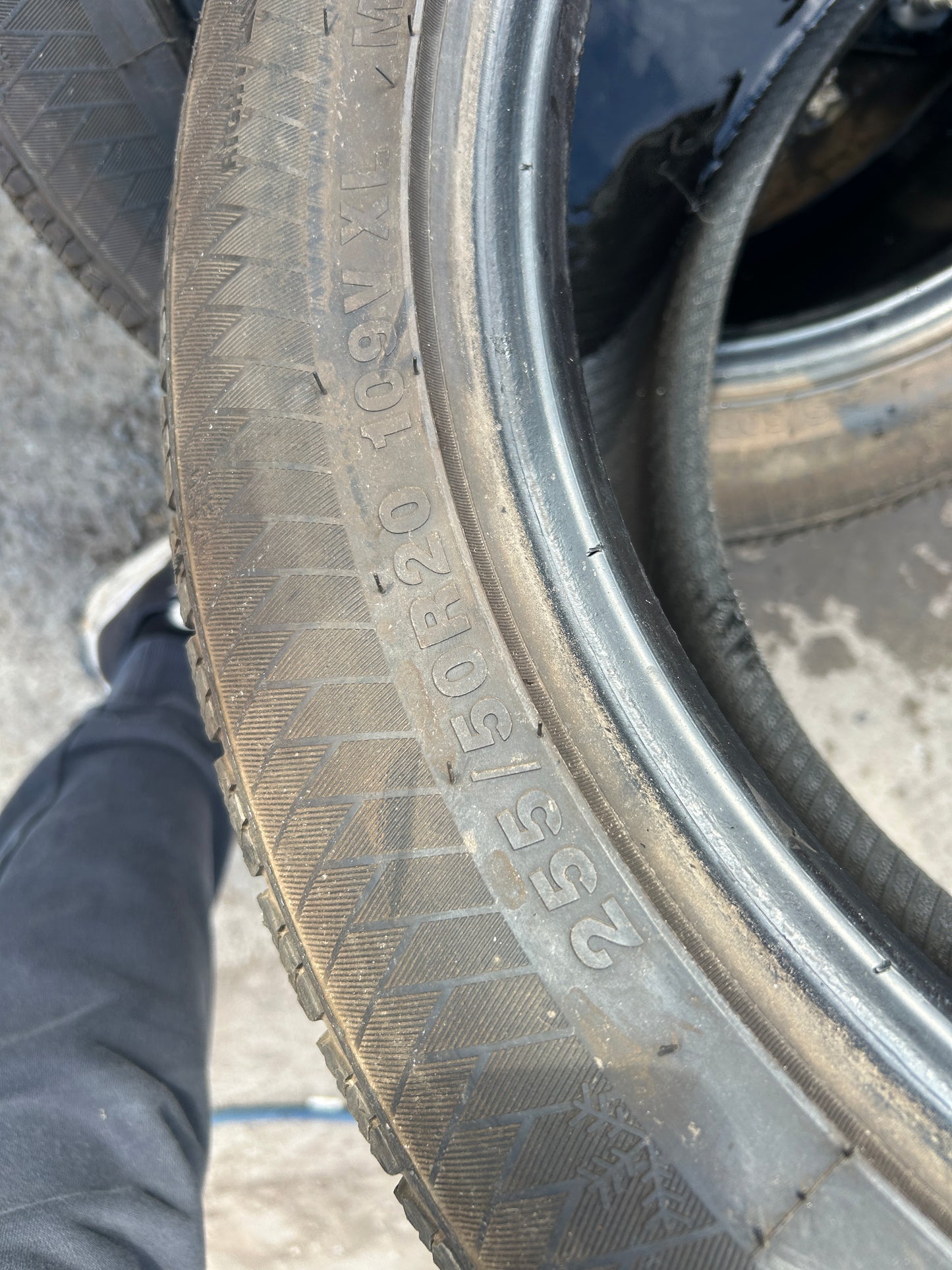 Гуми 255 50 20 Gripmax