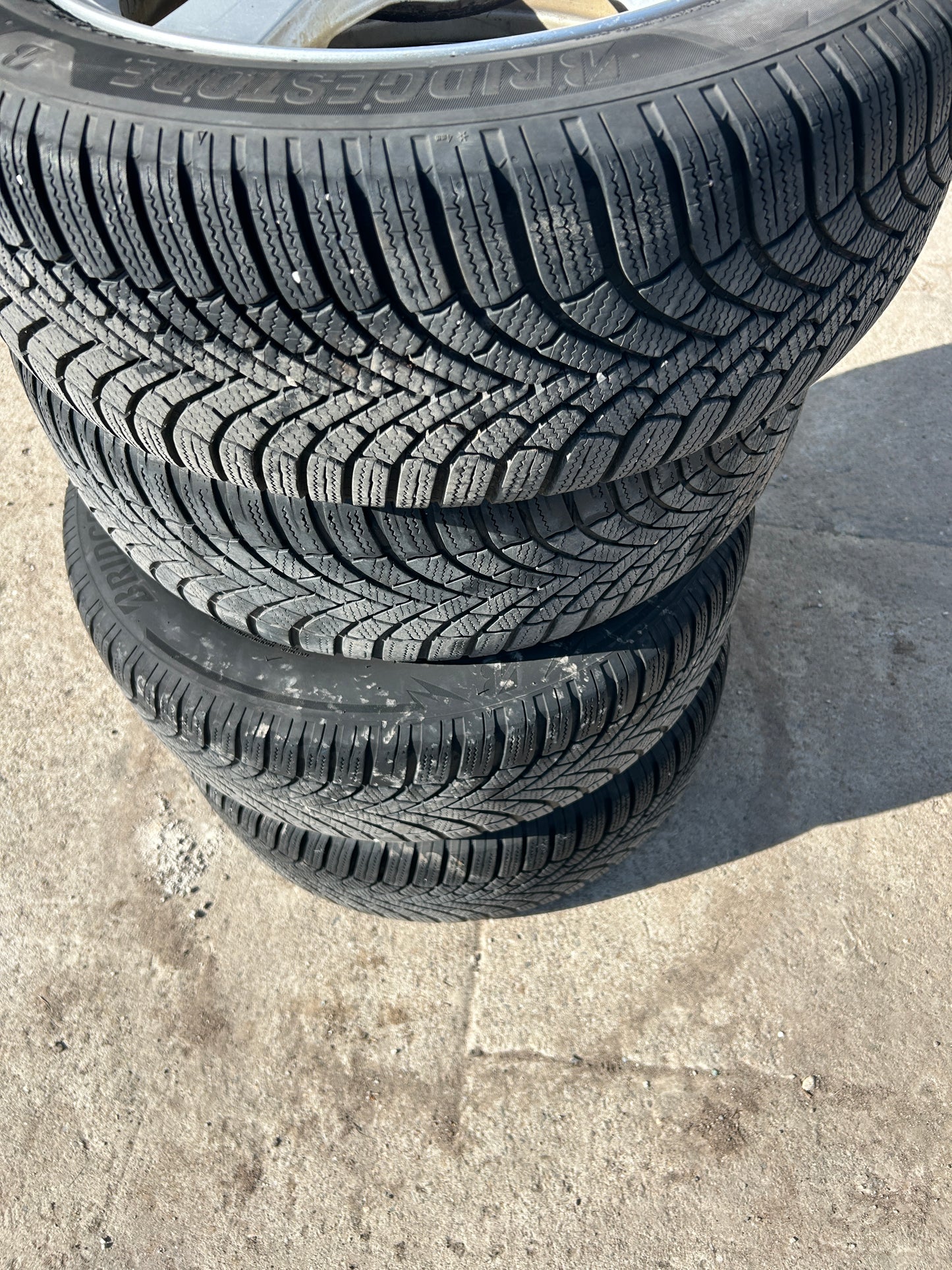 Гуми 205 55 16 Bridgestone