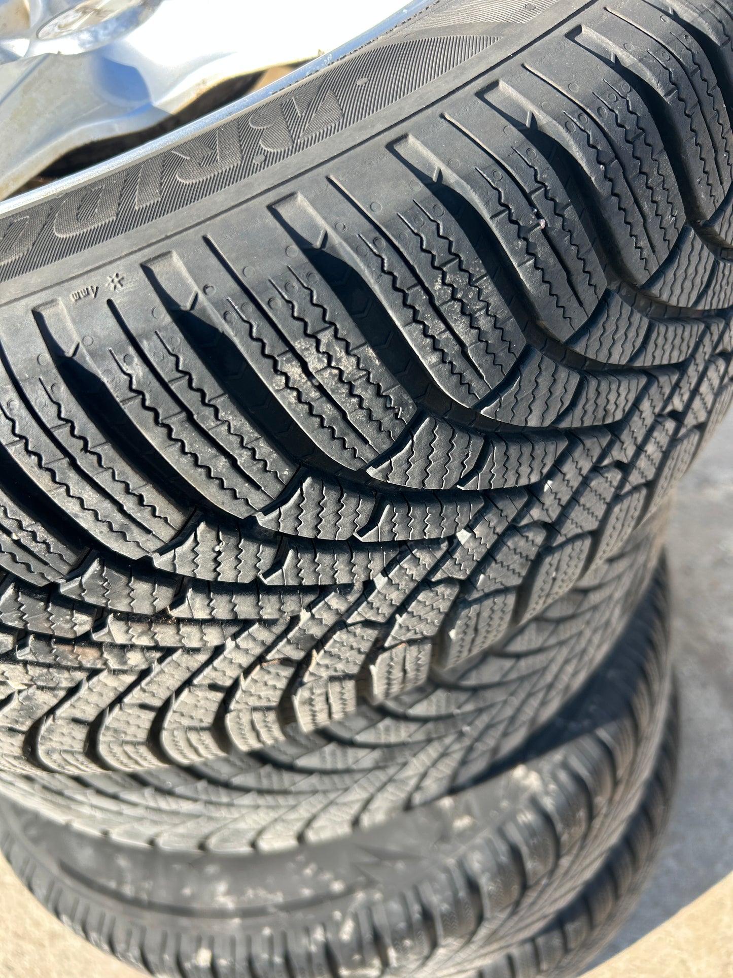 Гуми 205 55 16 Bridgestone