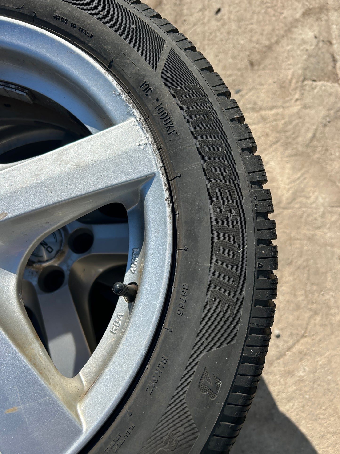 Гуми 205 55 16 Bridgestone