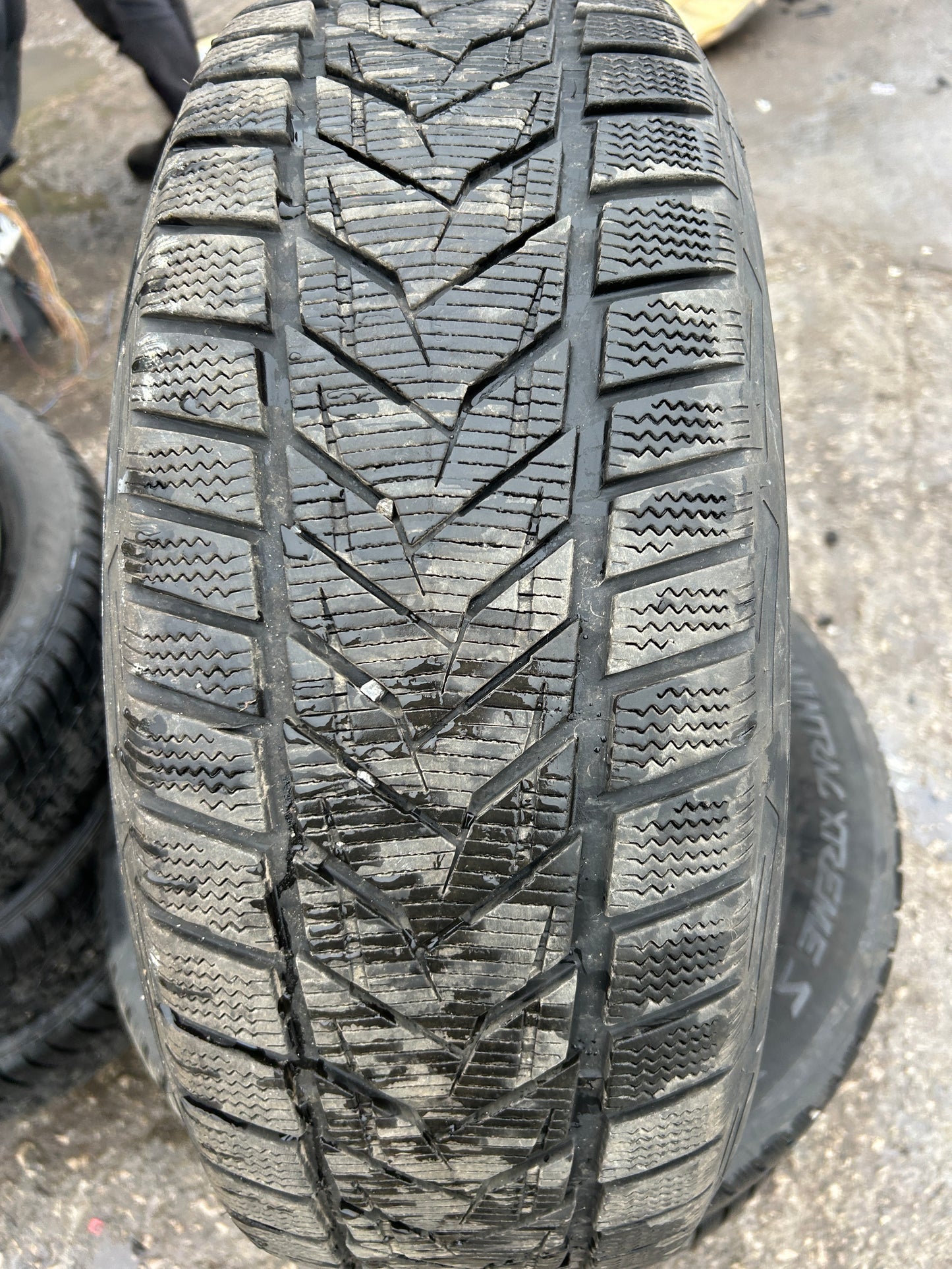 Гуми 225 60 17 Vredstein