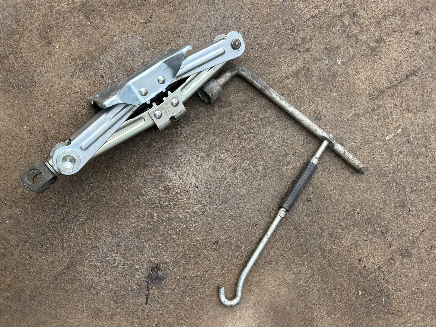 Крик с ключ Toyota Yaris 2020