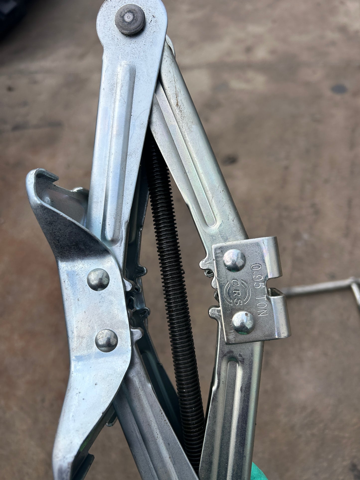 Крик с ключ Toyota Yaris 2020