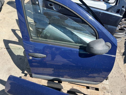 Врата Dacia Sandero 2010г.