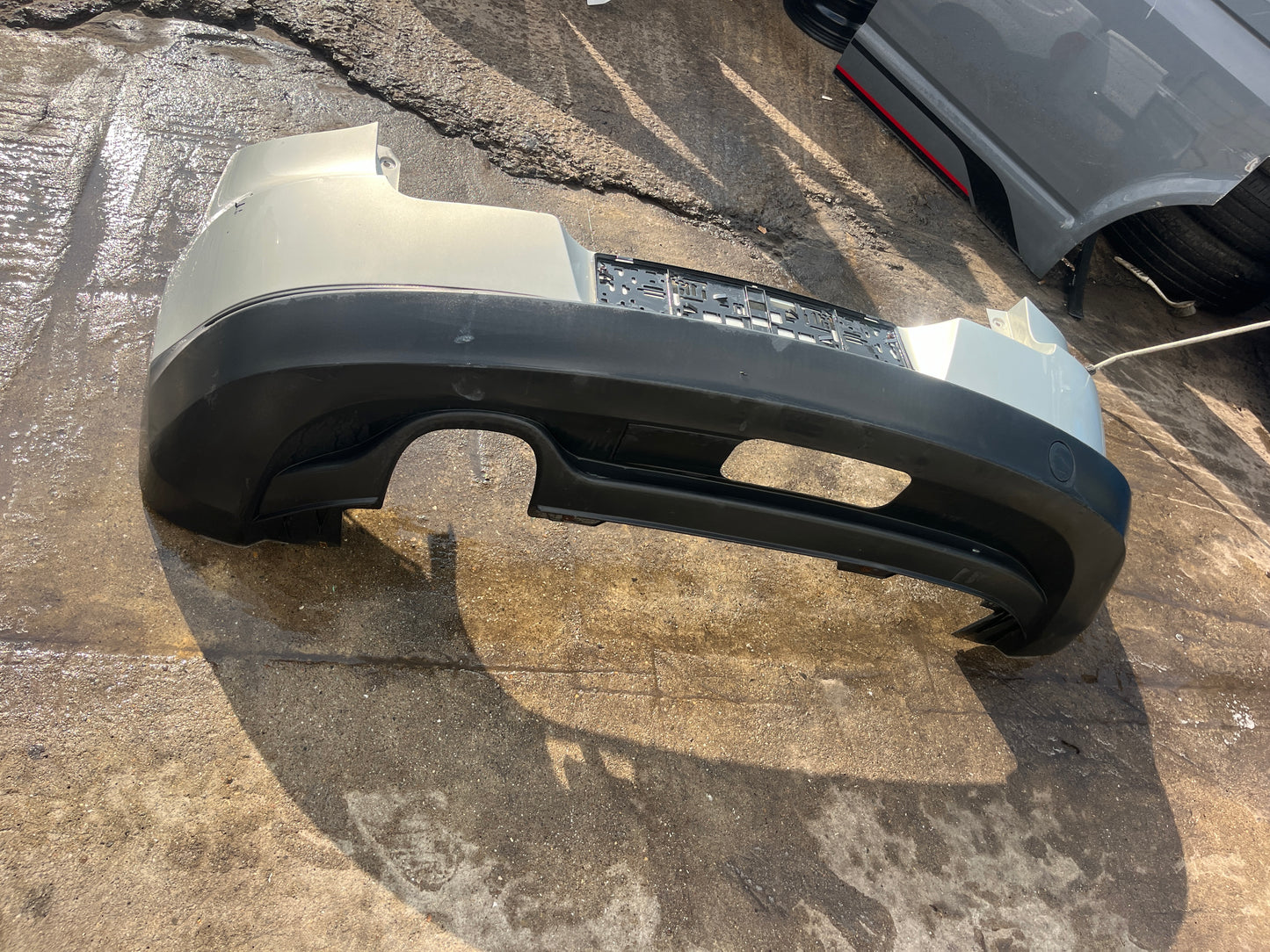 Оригинална задна броня за VW Tiguan 2010г.Добро състояние!
5N0807421.
www.avangardparts.com