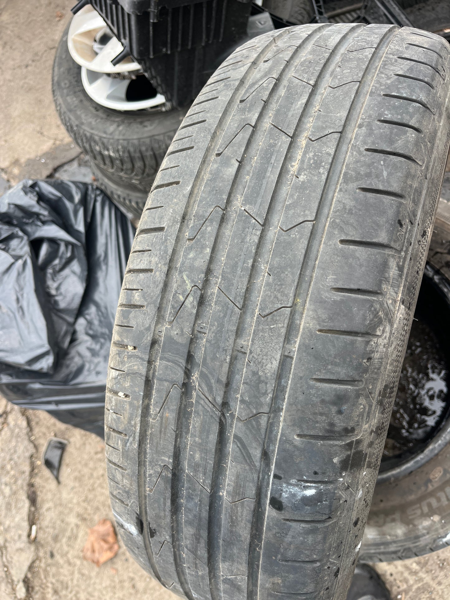 Гуми 215 65 16 Hankook