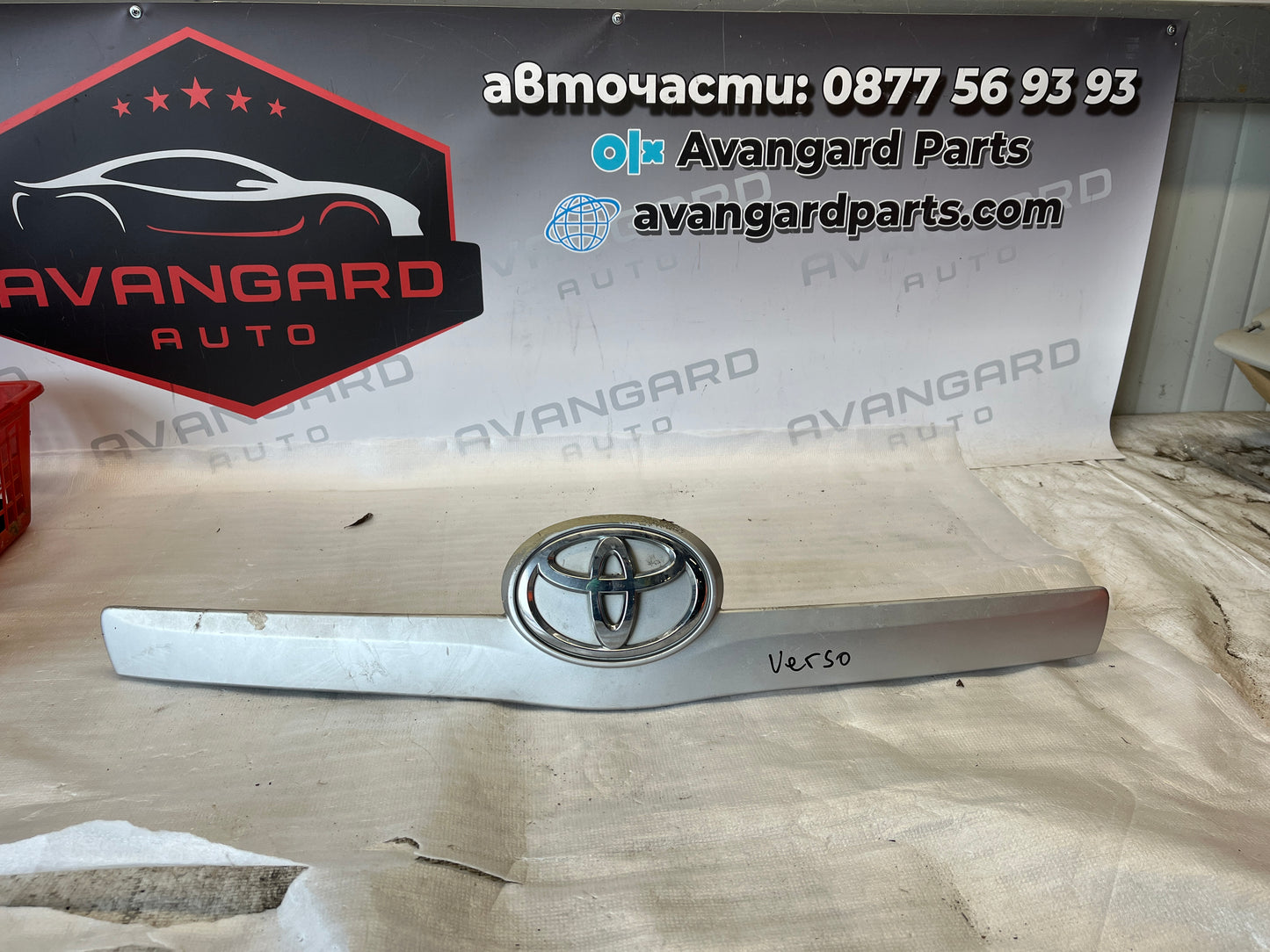Емблема заден капак Toyota Verso