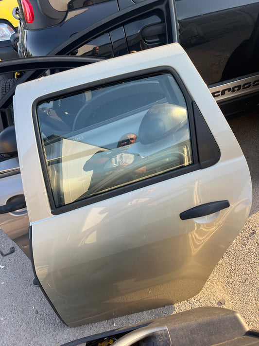 Врата Dacia Duster 2020г