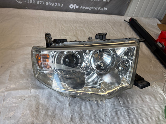 Десен фар Mitsubishi L200 2006-2015