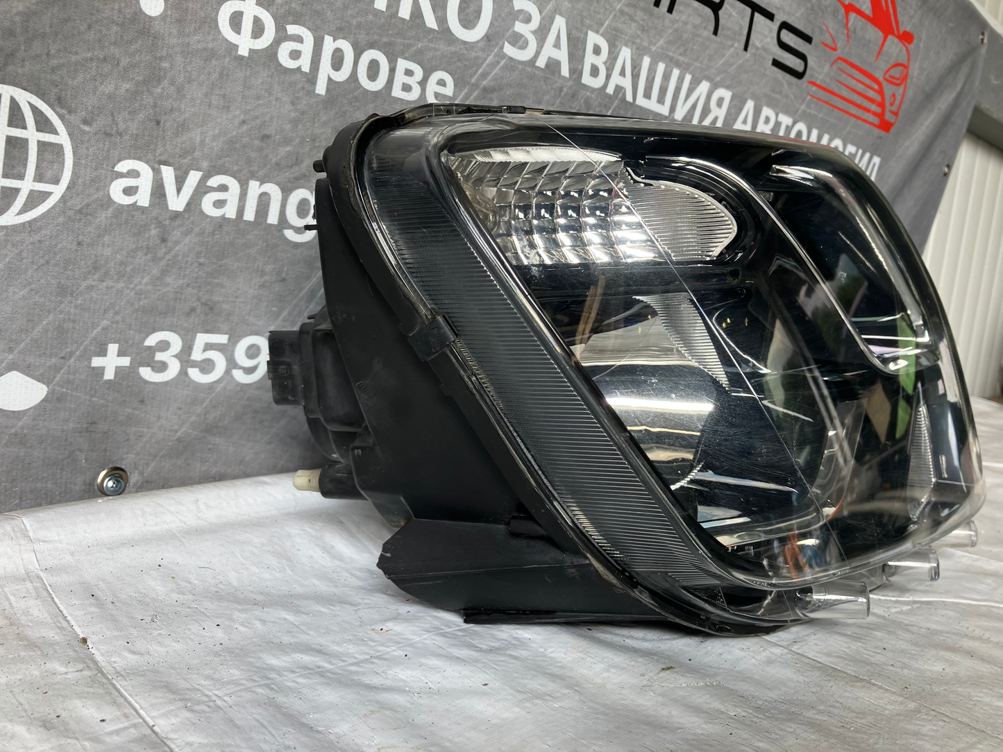 Десен фар Dacia Duster 2