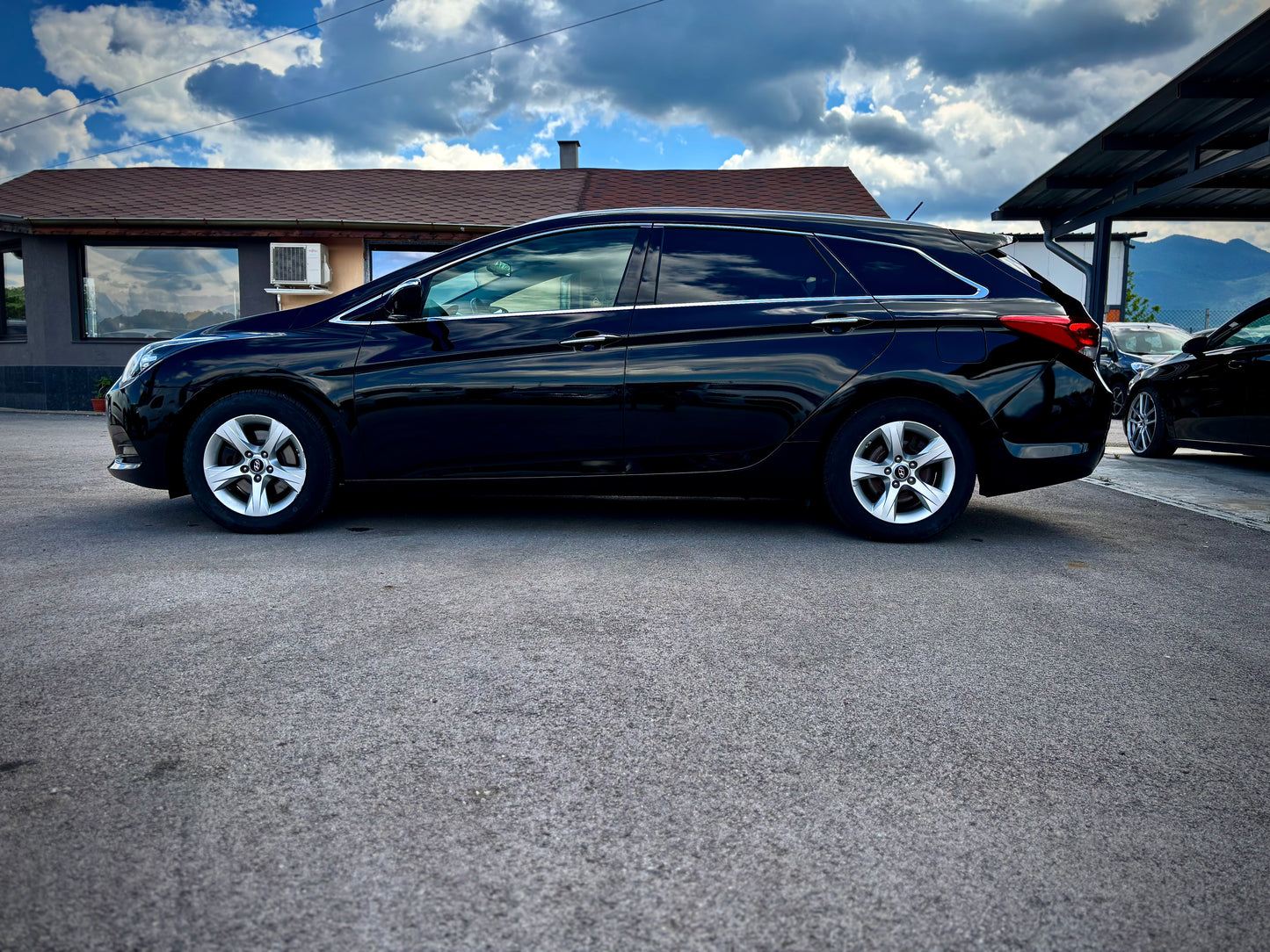 HYUNDAI i40