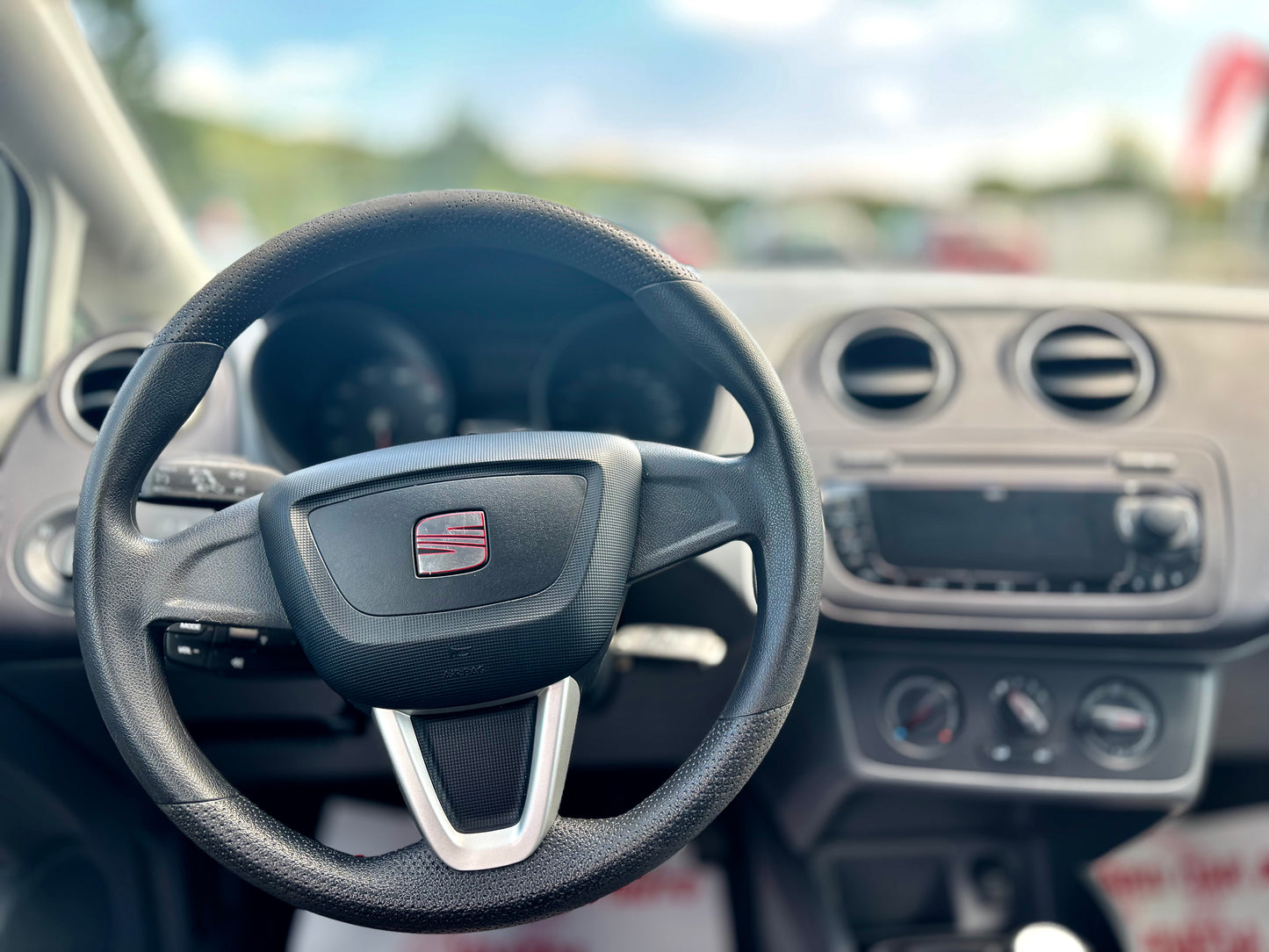 SEAT IBIZA