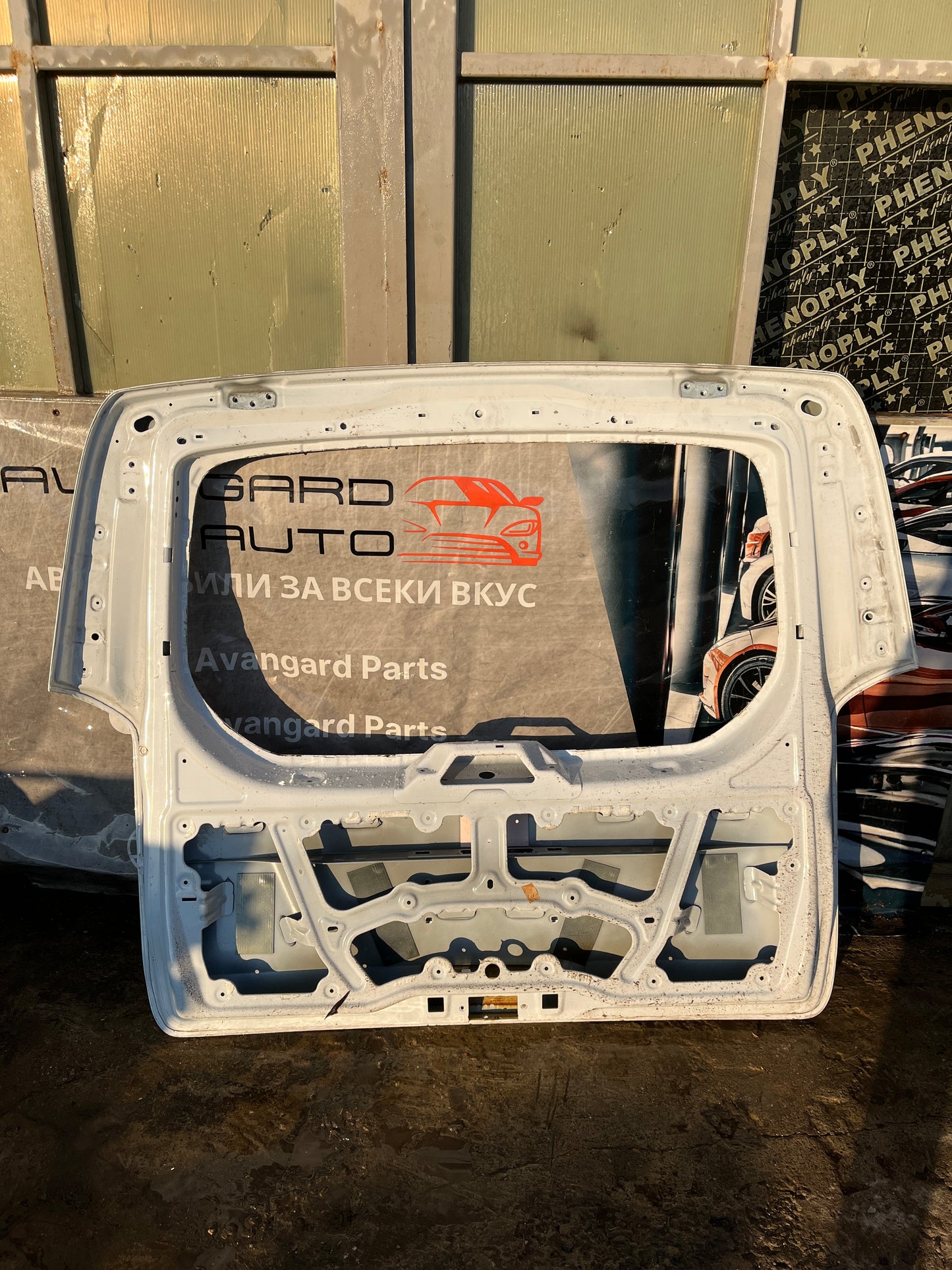 Багажна врата Mercedes V W447