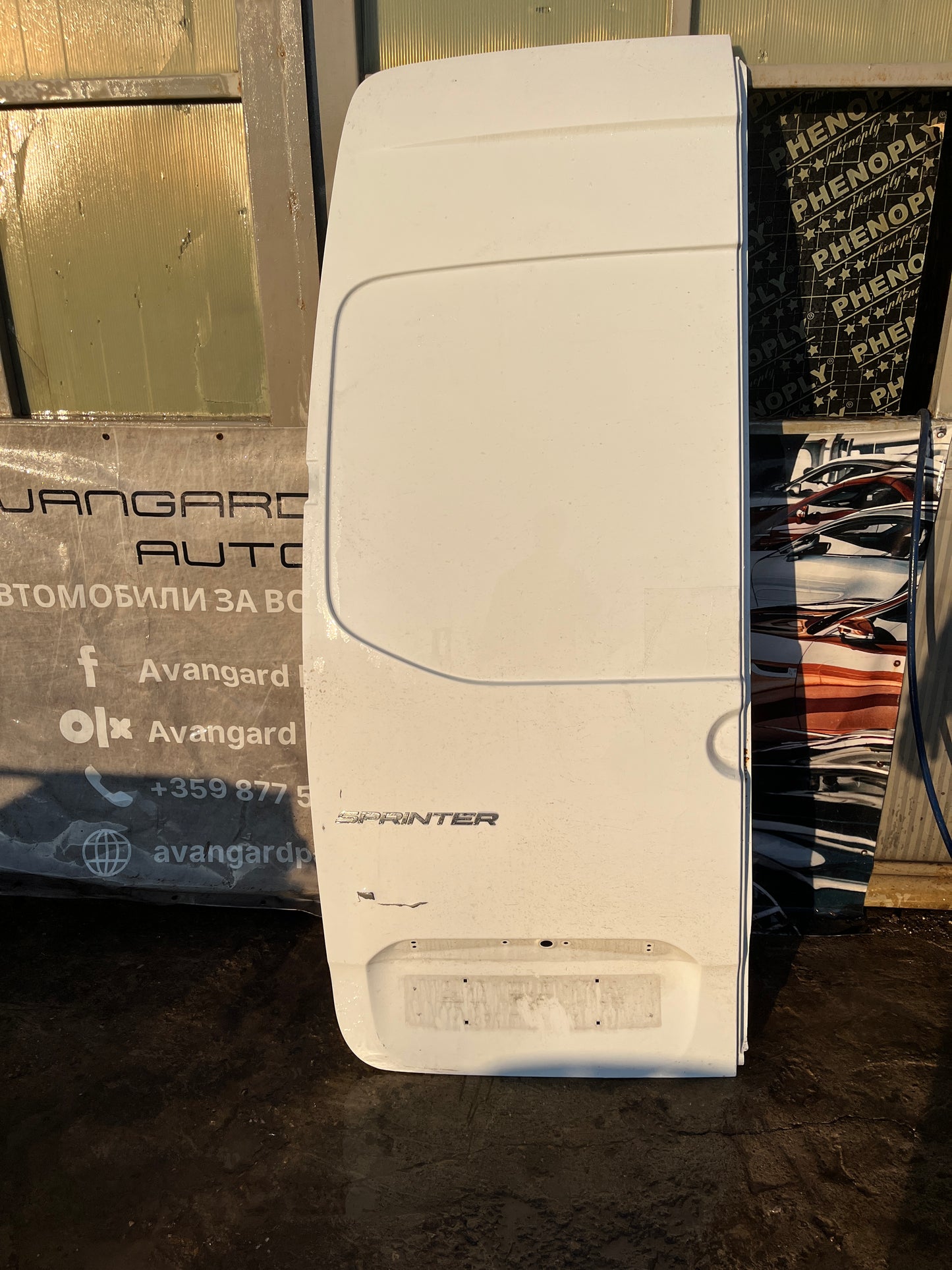 Багажна врата лява Mercedes Sprinter 2017-2024