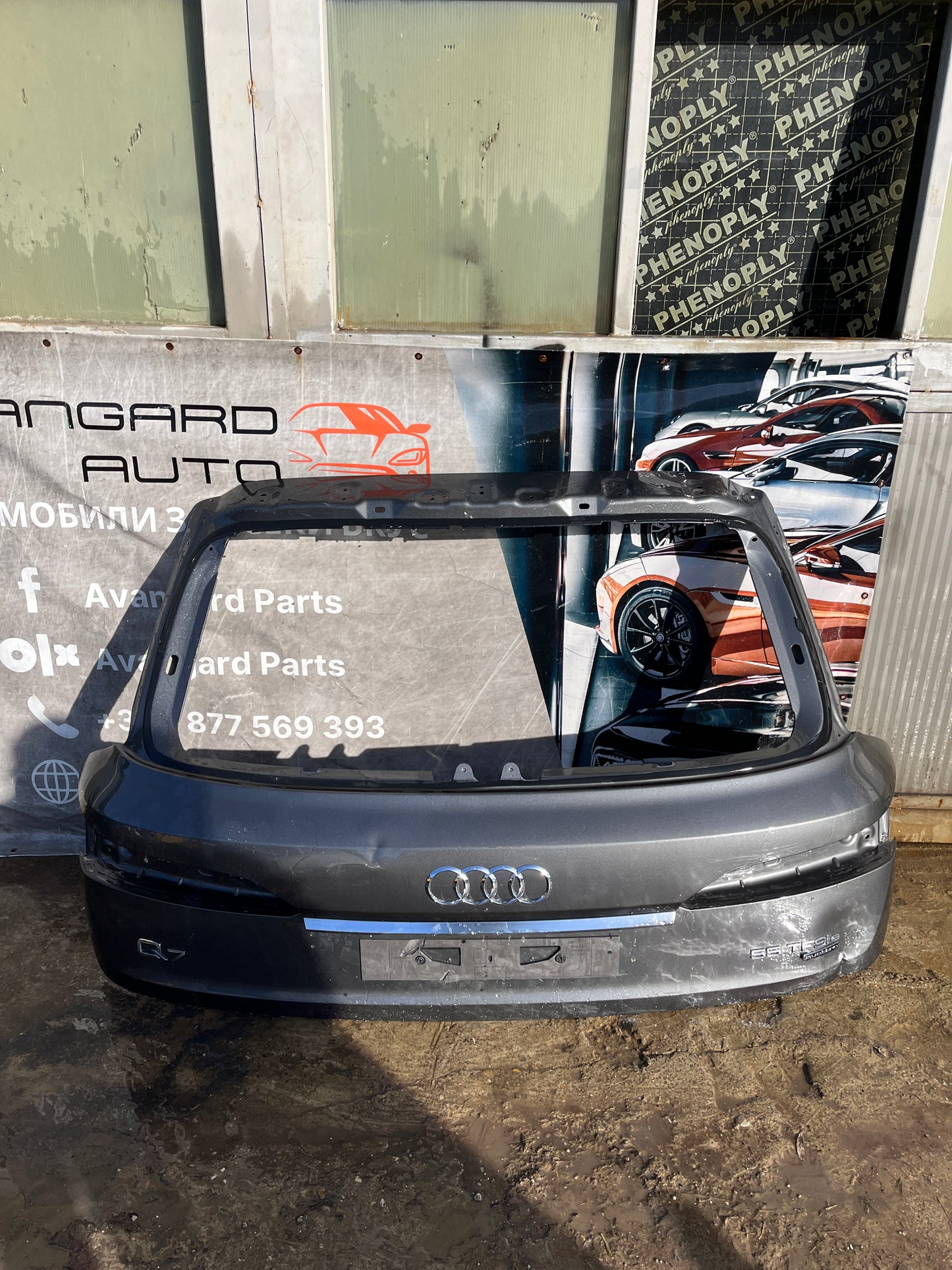 Багажна врата Audi Q7 2015-