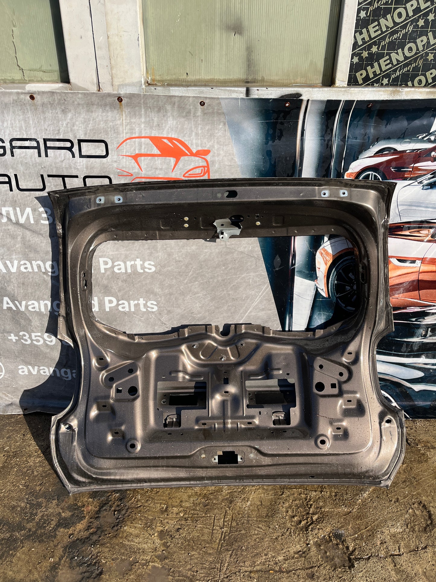 Капак,багажник Dacia Duster 2018