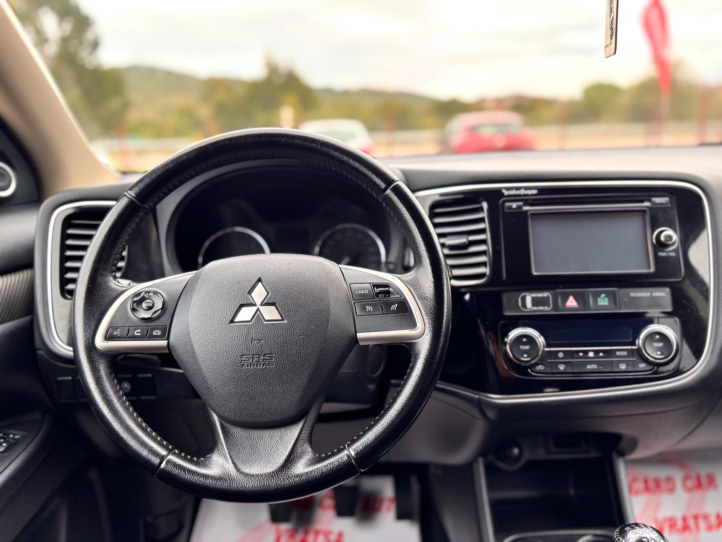 MITSUBISHI OUTLANDER