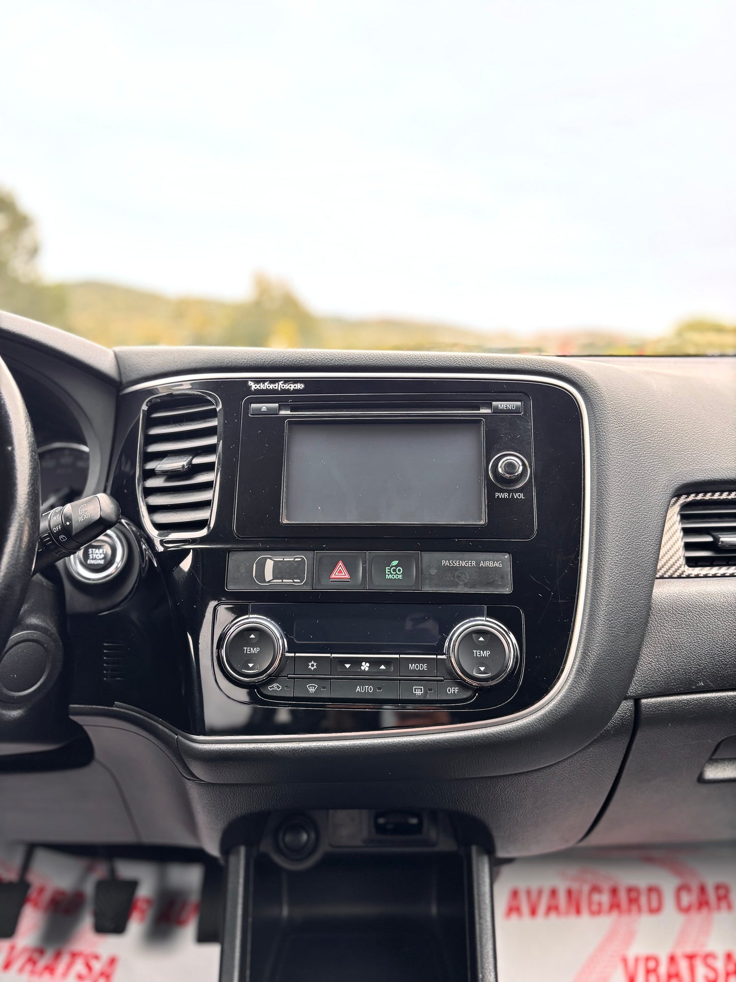 MITSUBISHI OUTLANDER