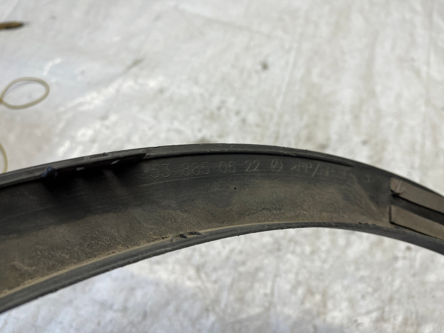 Вежда Mercedes GLC W253