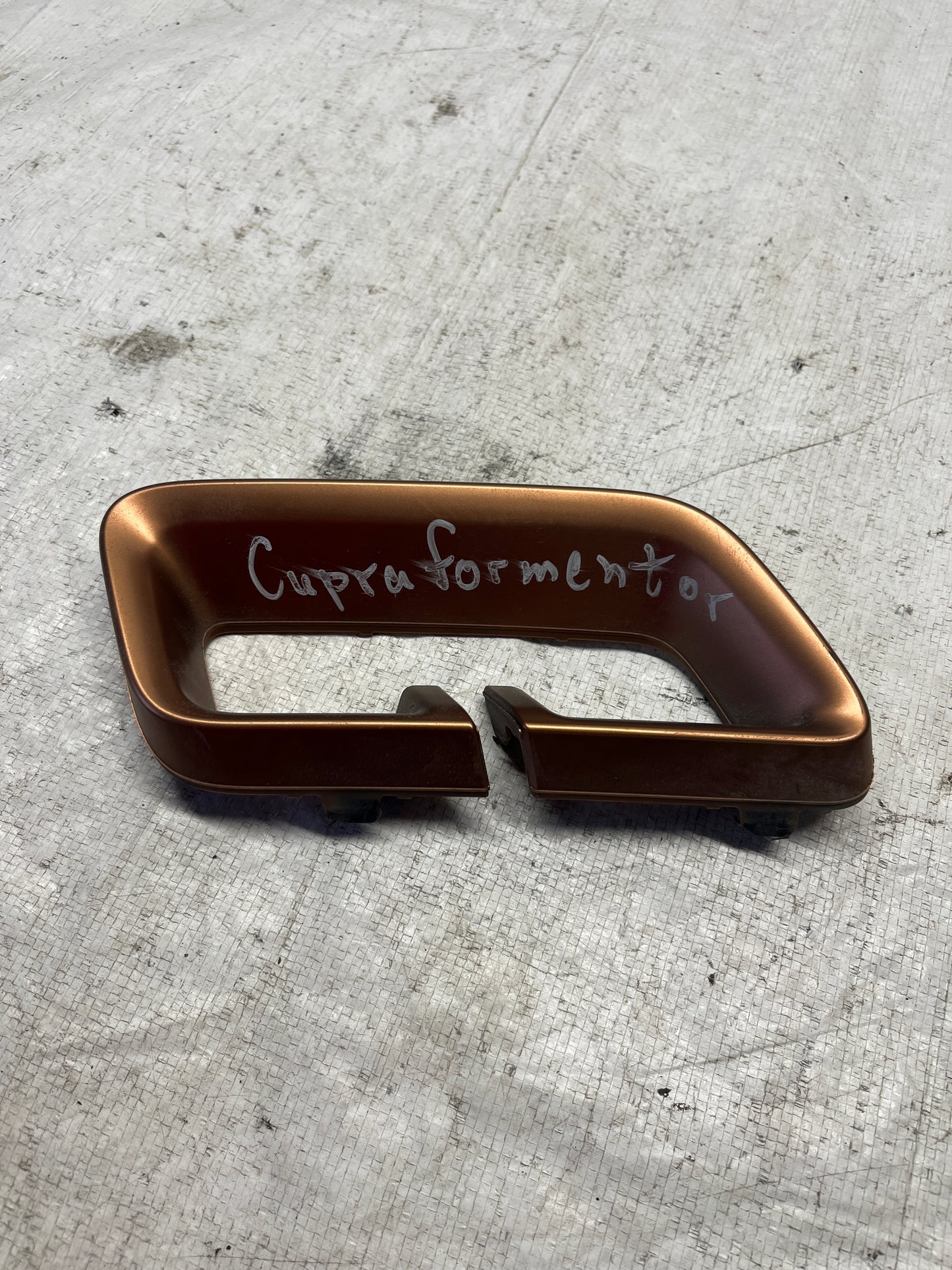 Решетка Cupra Formentor