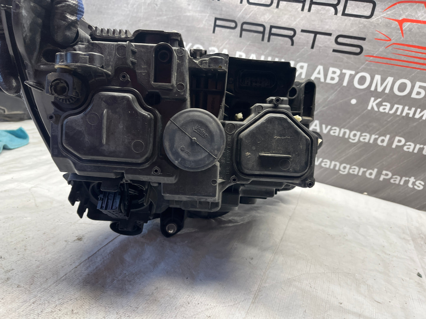 Volkswagen T6 десен и ляв фар LED