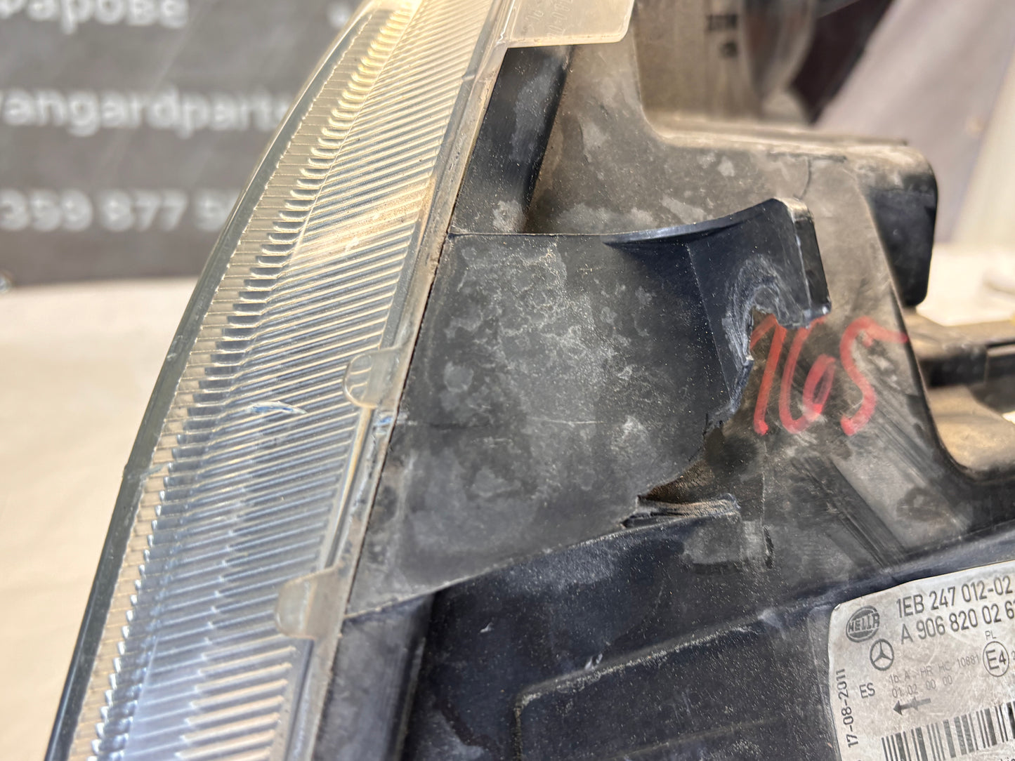 Mercedes-Benz W906 десен фар