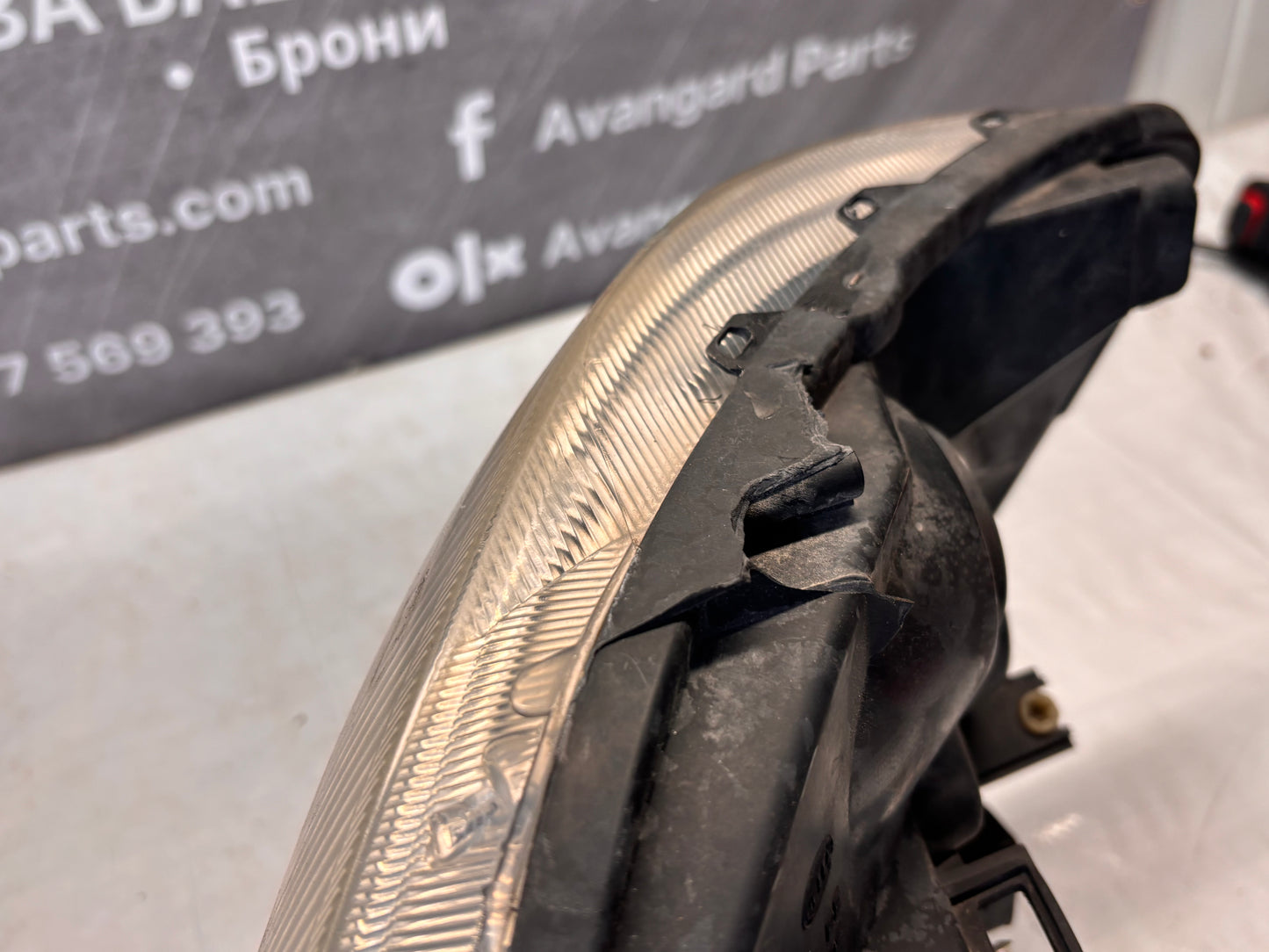 Mercedes-Benz W906 десен фар