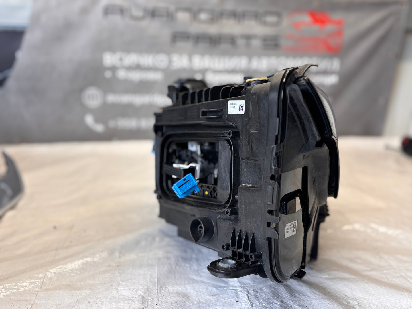 Mercedes-Benz GLC X254 ляв фар