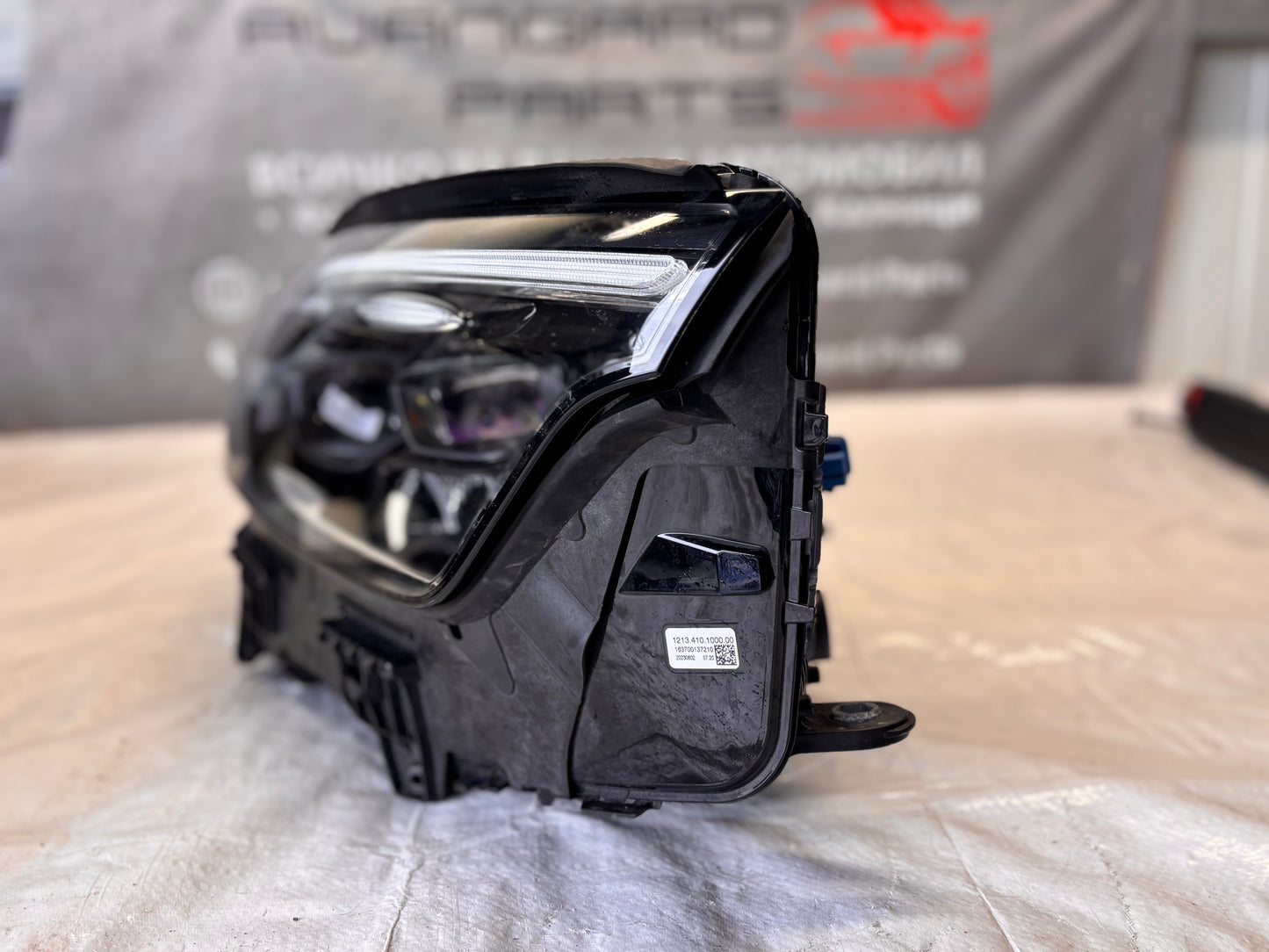 Mercedes-Benz GLC X254 десен фар