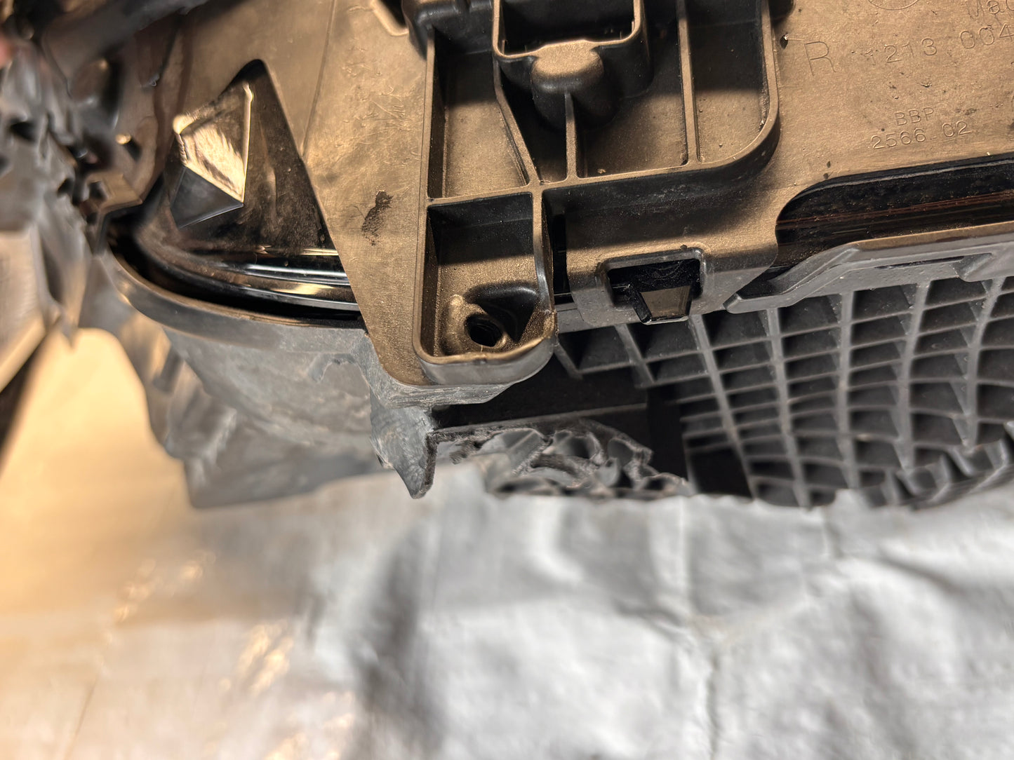 Mercedes-Benz GLC X254 десен фар