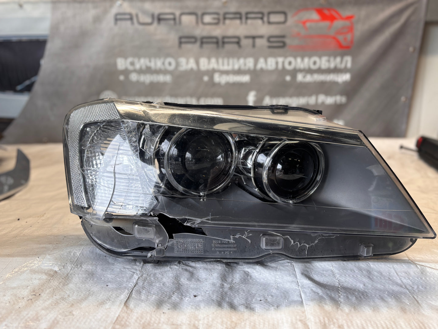 BMW X3 F25 - Десен фар