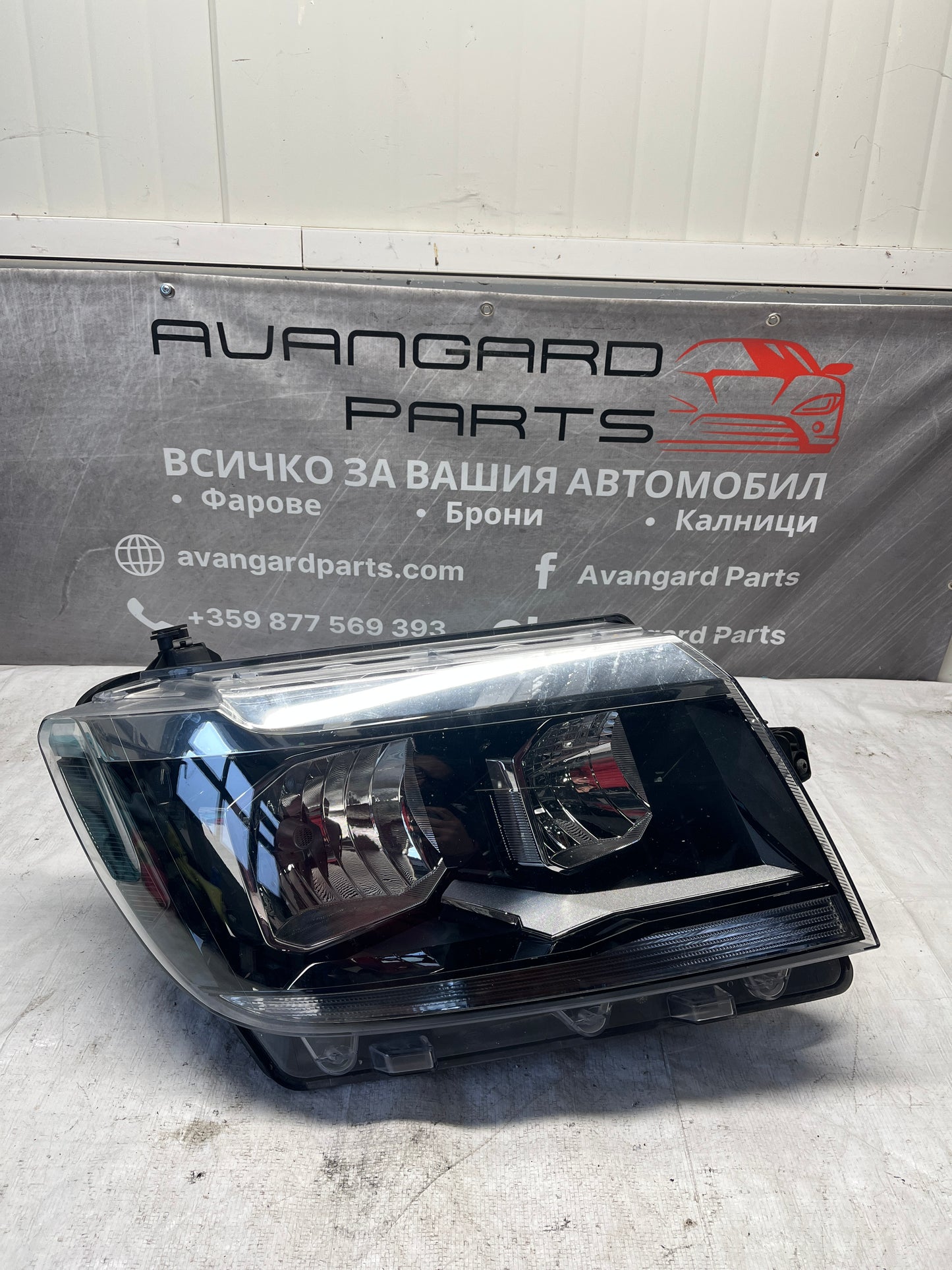 Фар Volkswagen Crafter 2