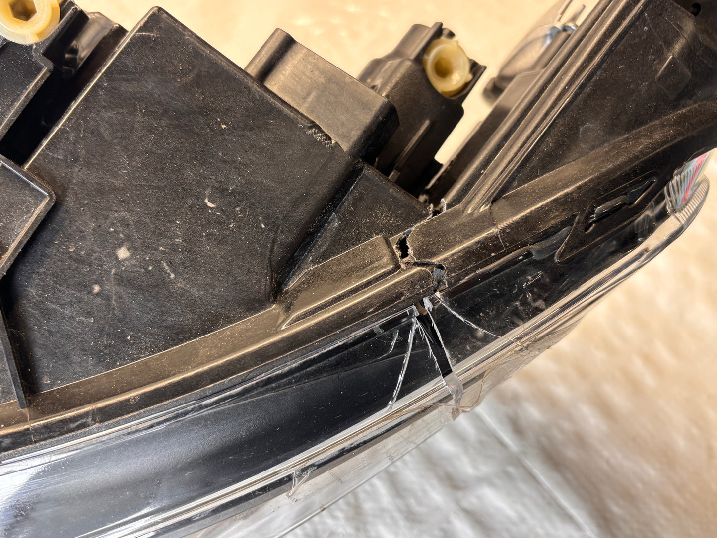 Toyota Proace II Фар - ляв