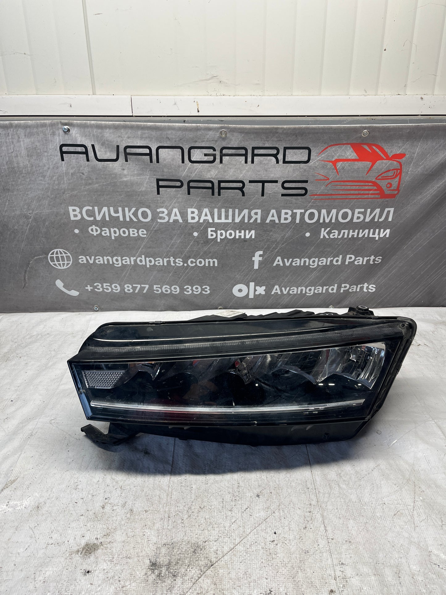 Skoda Octavia 4 ляв фар • 2017–2020
