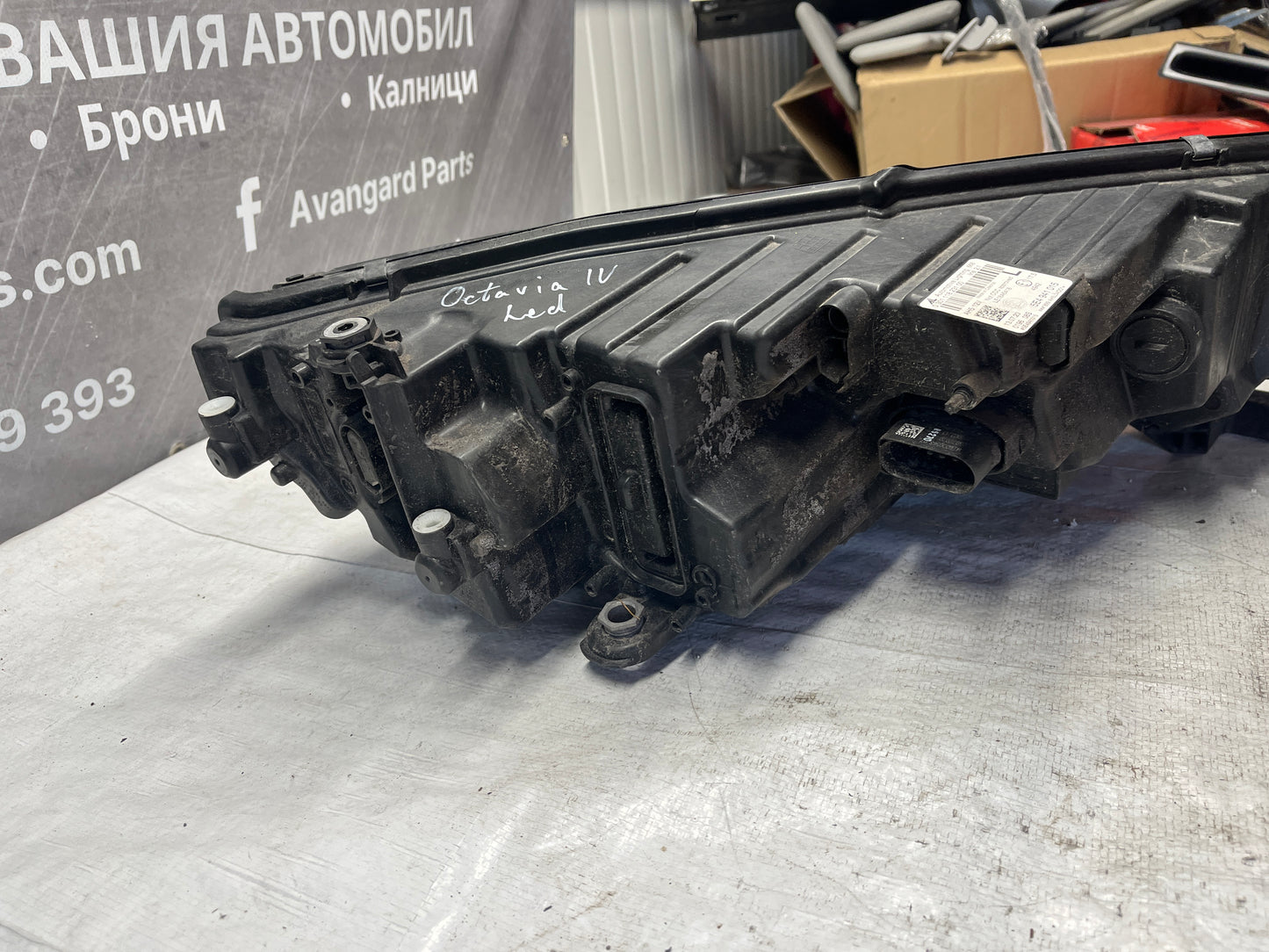 Skoda Octavia 4 ляв фар • 2017–2020