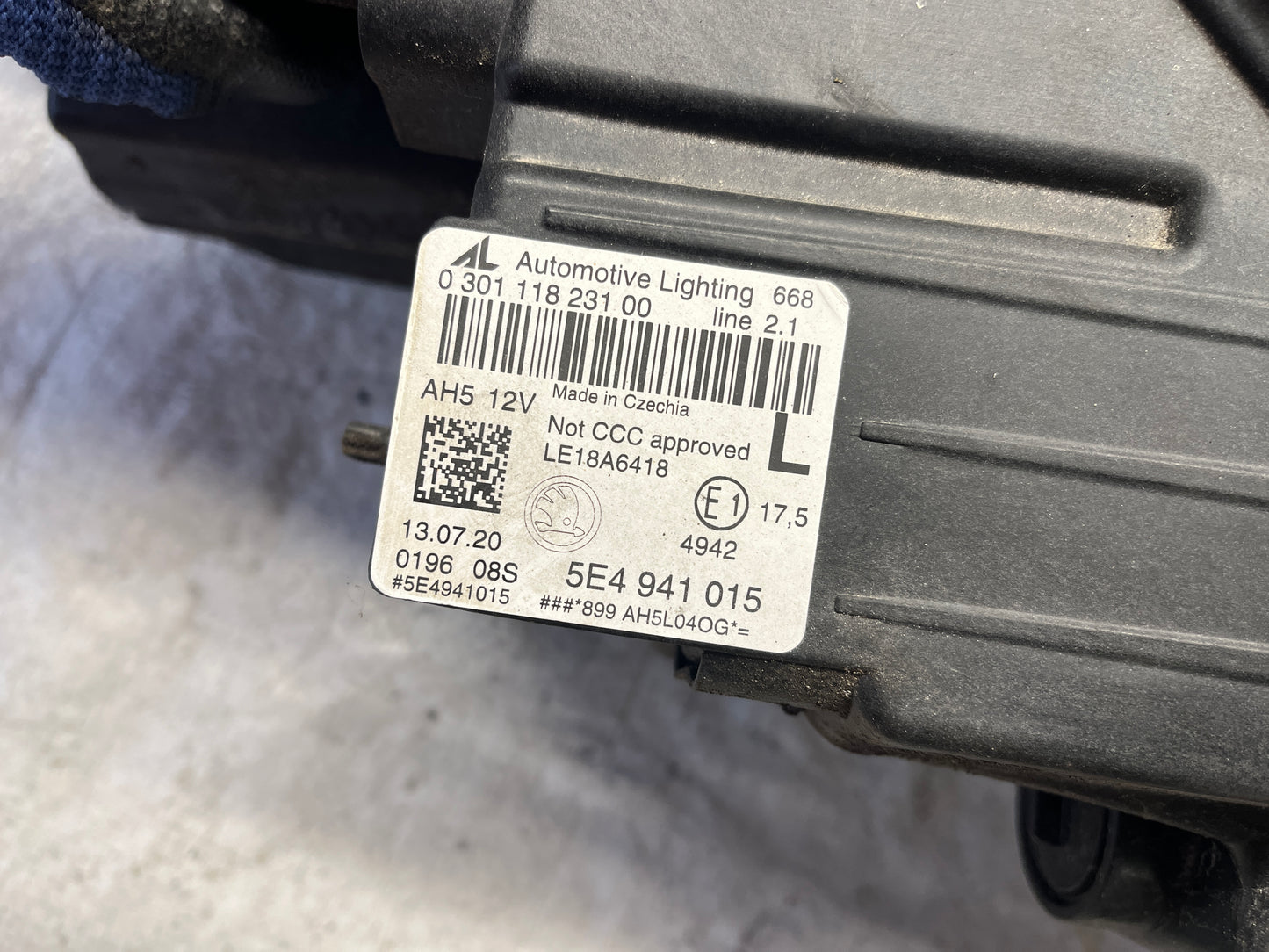 Skoda Octavia 4 ляв фар • 2017–2020