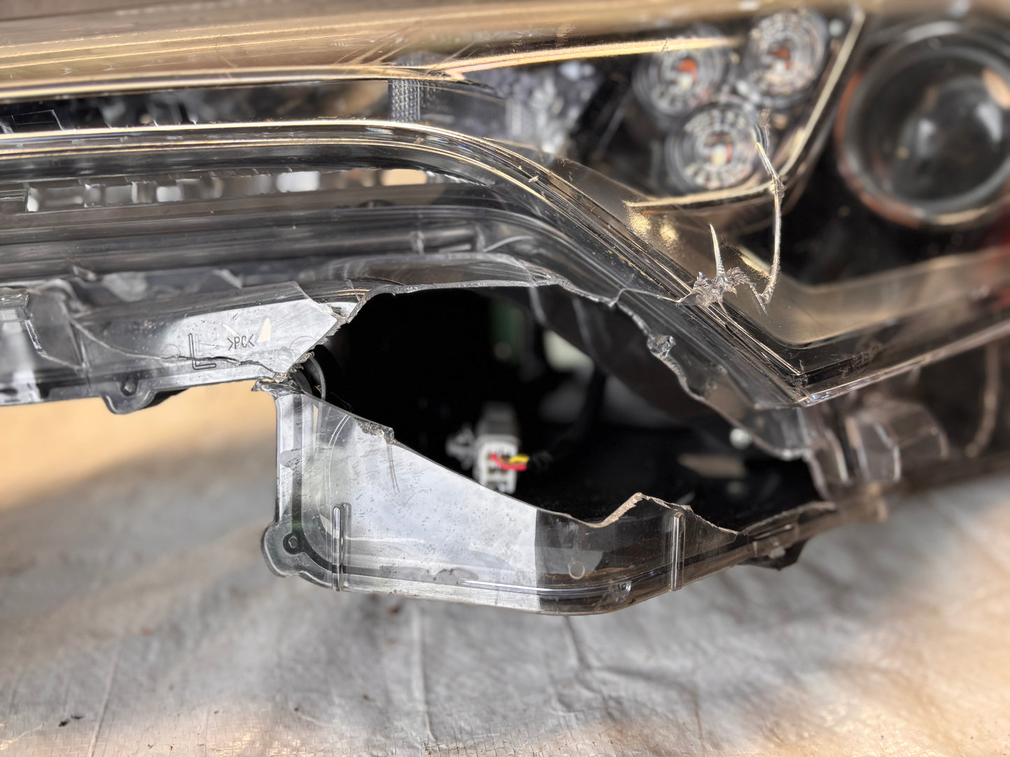 Ляв фар Toyota C-HR 2016–2019