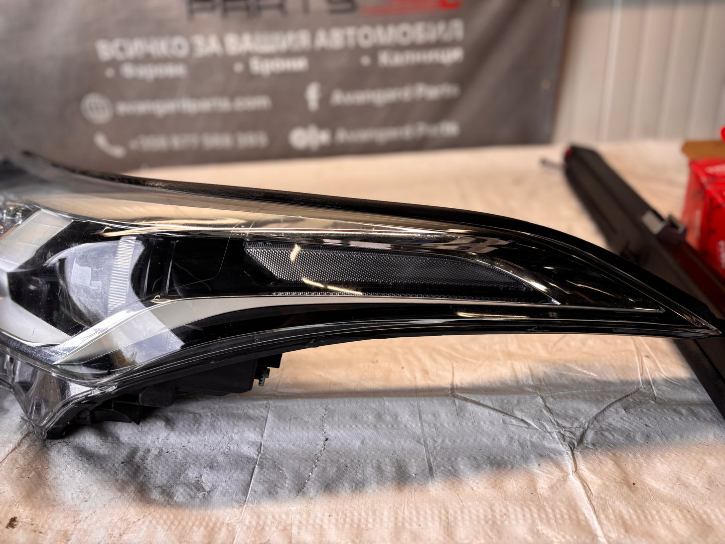 Ляв фар Toyota C-HR 2016–2019