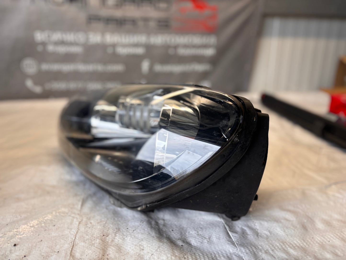 Volkswagen Golf 6 (MK6) 2009–2013 ляв фар