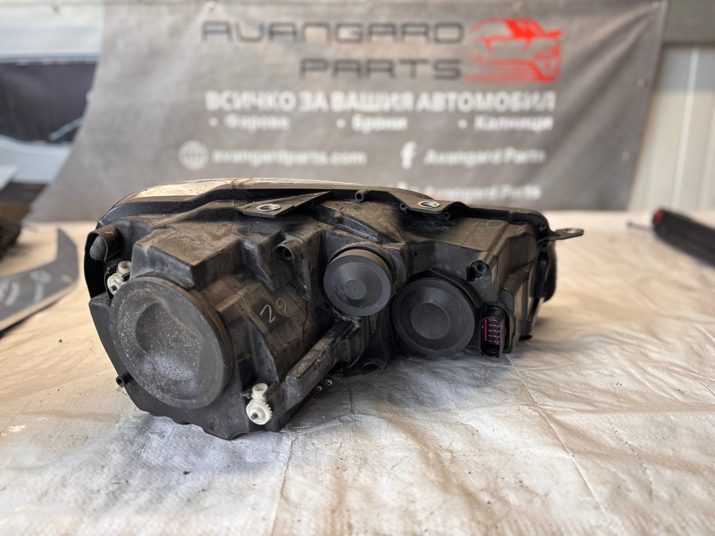 Volkswagen Golf 6 (MK6) 2009–2013 ляв фар