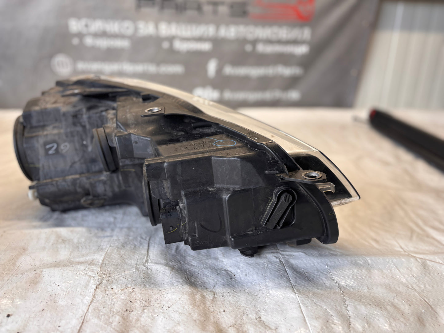 Volkswagen Golf 6 (MK6) 2009–2013 ляв фар