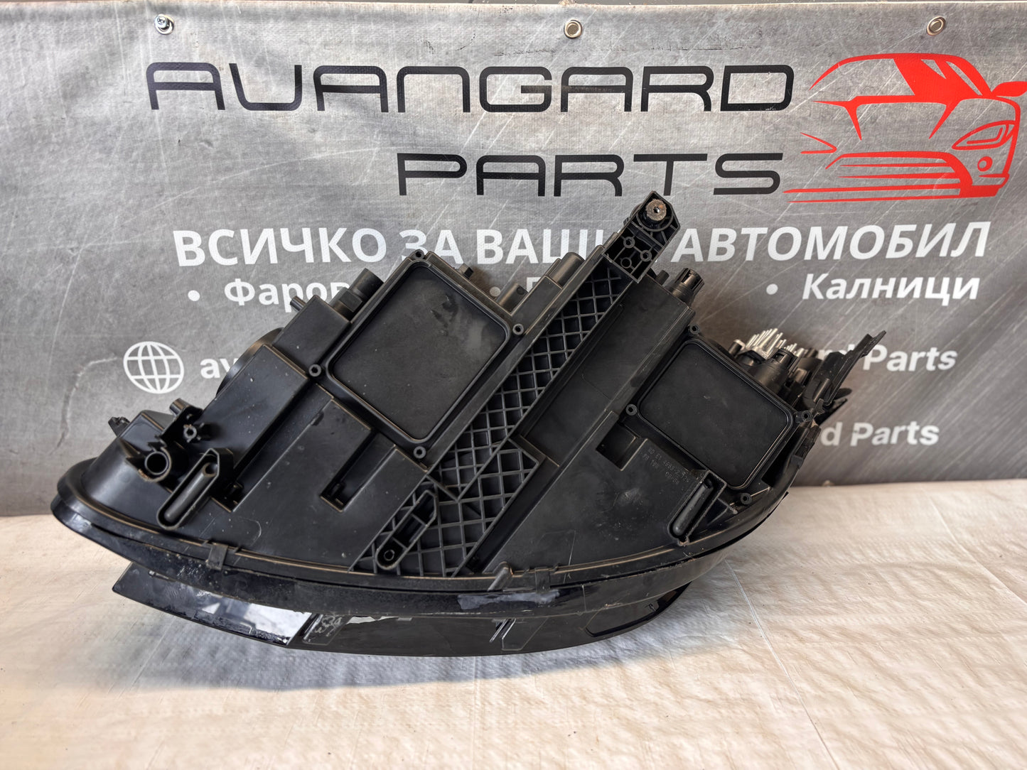 LED десен фар Volkswagen Tiguan 2016–2020