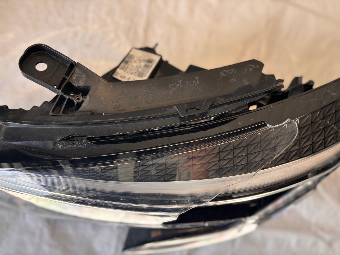 Ляв Фар Renault Clio 5 19-