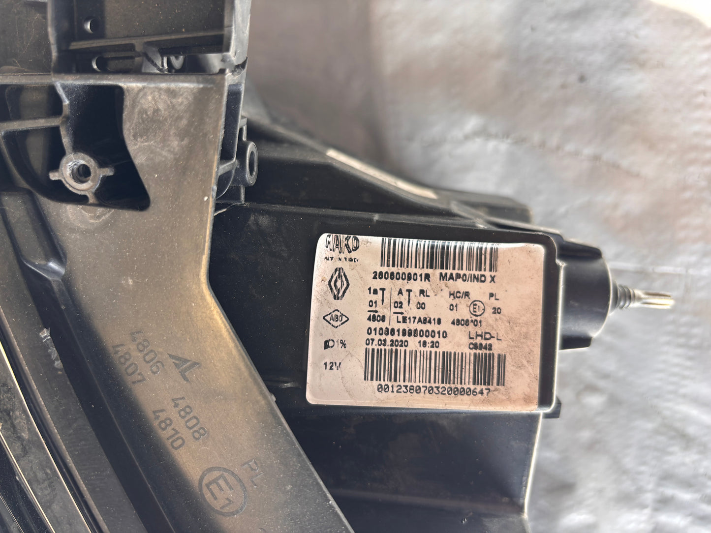 Ляв Фар Renault Clio 5 19-