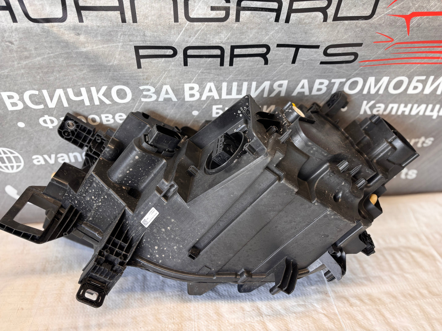 Десен LED фар Volkswagen ID4 20-