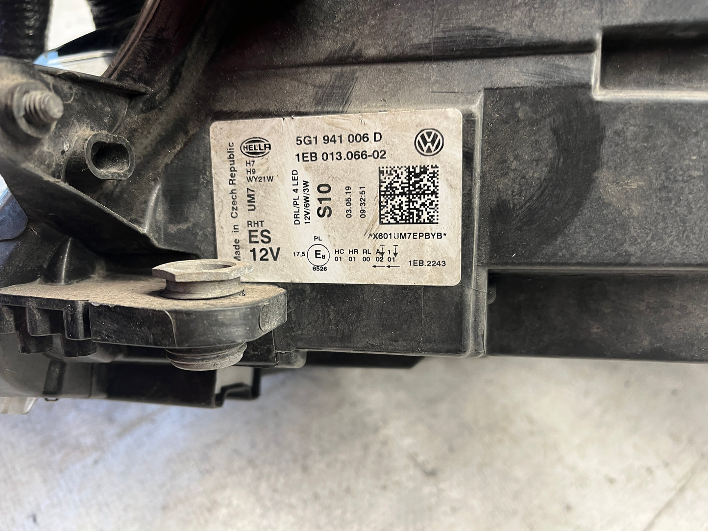 Фар Golf 7 ляв